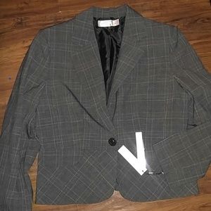 Tahari grey and white pant suit